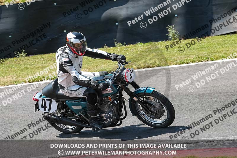 cadwell park;cadwell park photographs;cadwell trackday photographs;enduro digital images;event digital images;eventdigitalimages;peter wileman photography;racing digital images;trackday digital images;trackday photos